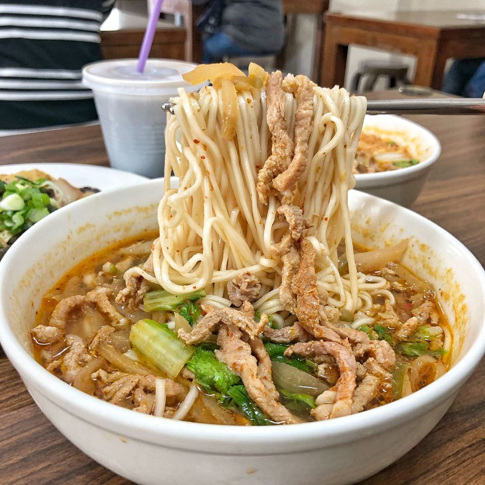 麵館】一早就高朋滿座的人氣麵館「榨菜肉絲麵」香辣過癮抓住老饕的胃